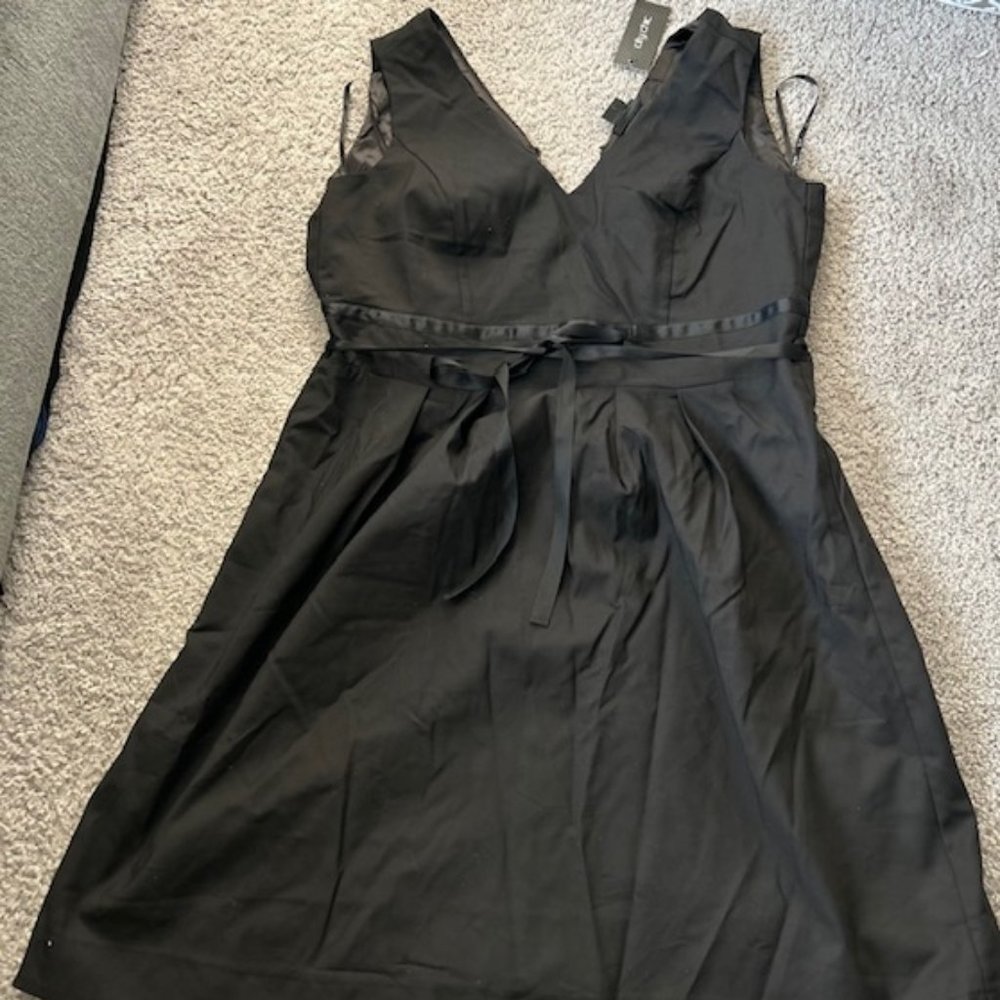 City Chic Black Midi Dress with V-Neck and Waist Tie